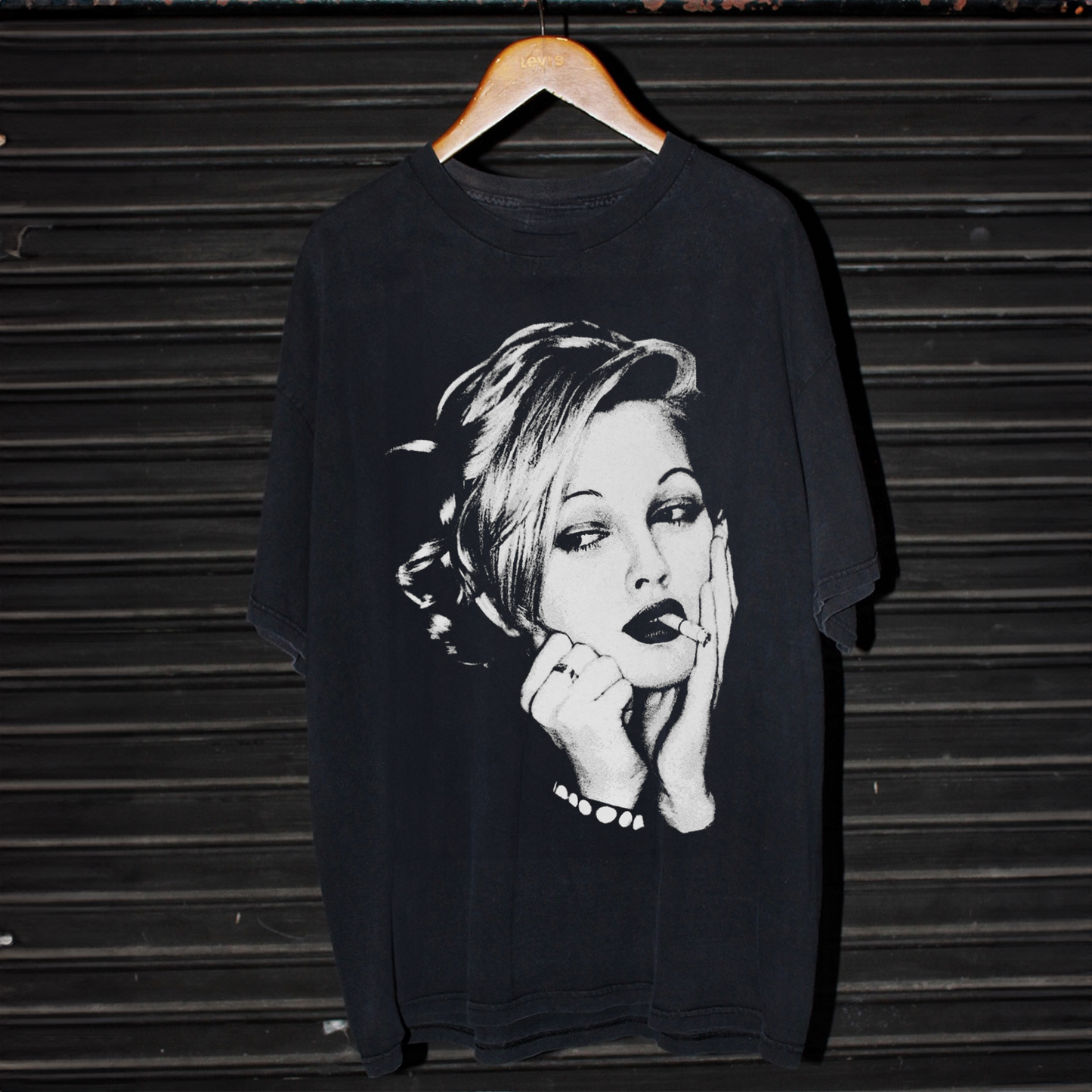 '50 FIRST DARTS' HEAVYWEIGHT BLACK T-SHIRT