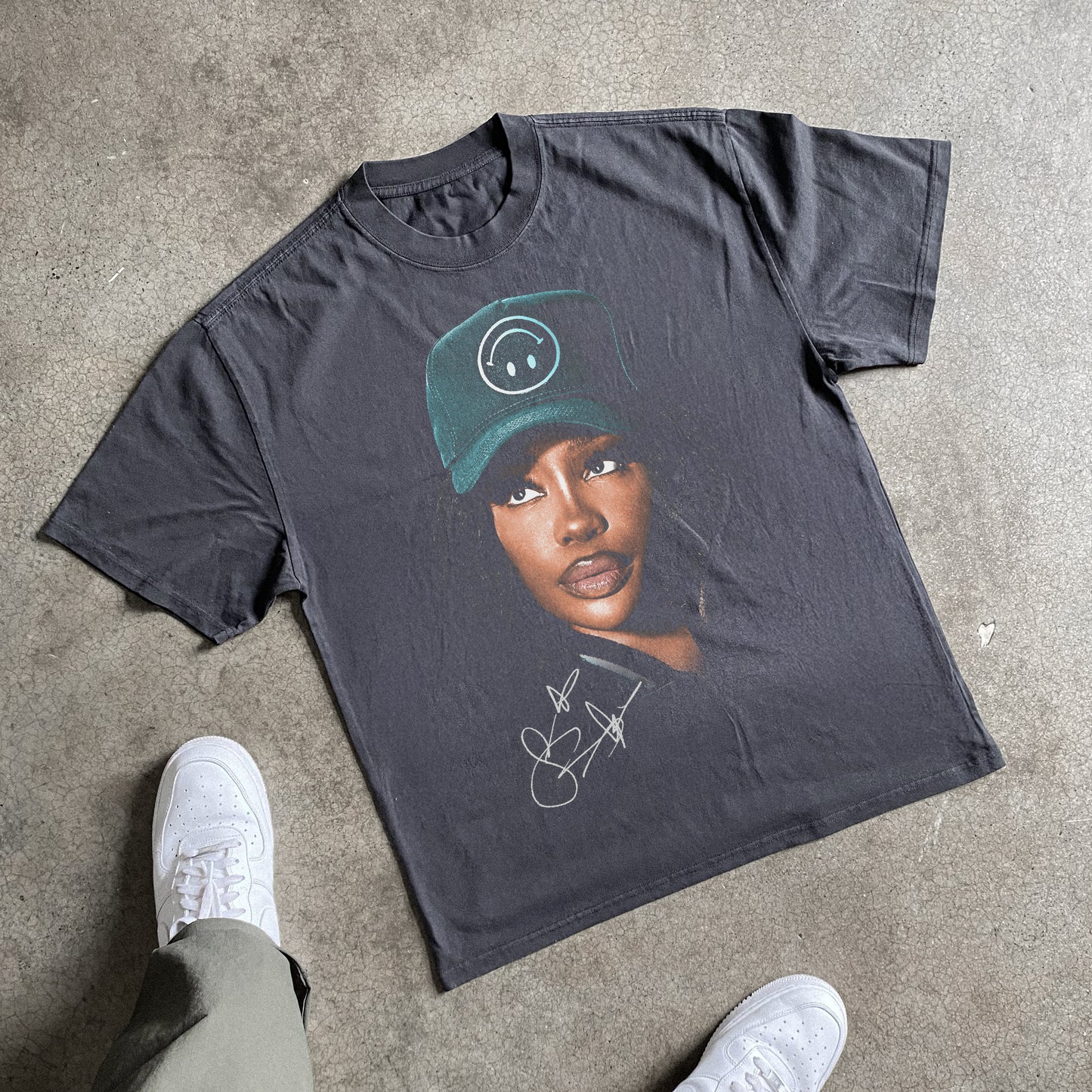 SZA 'SNL' HEAVYWEIGHT BLACK T-SHIRT