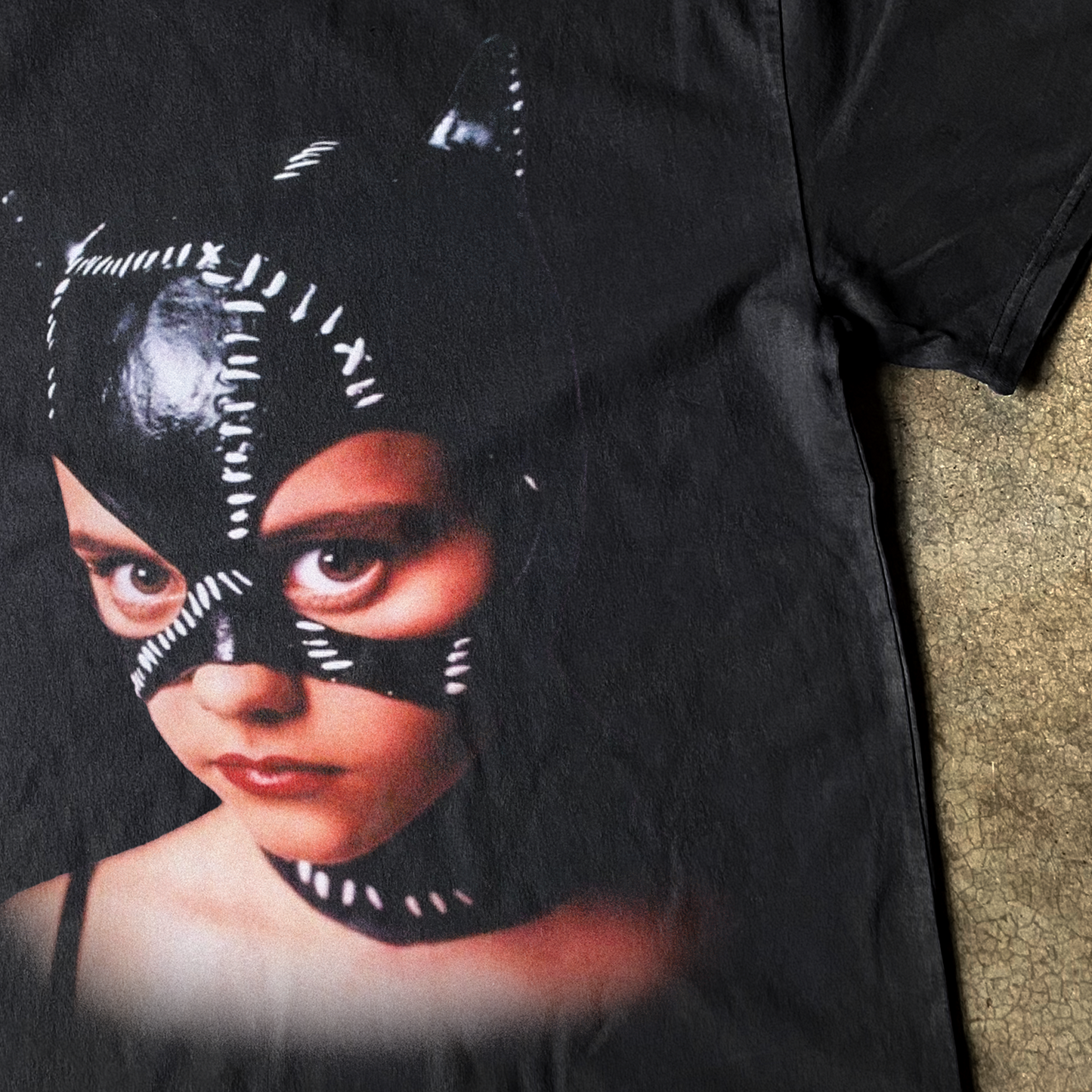 90s CHRISTINA 'CAT WOMAN' RICCI HEADHSOT HEAVY BLACK T-SHIRT