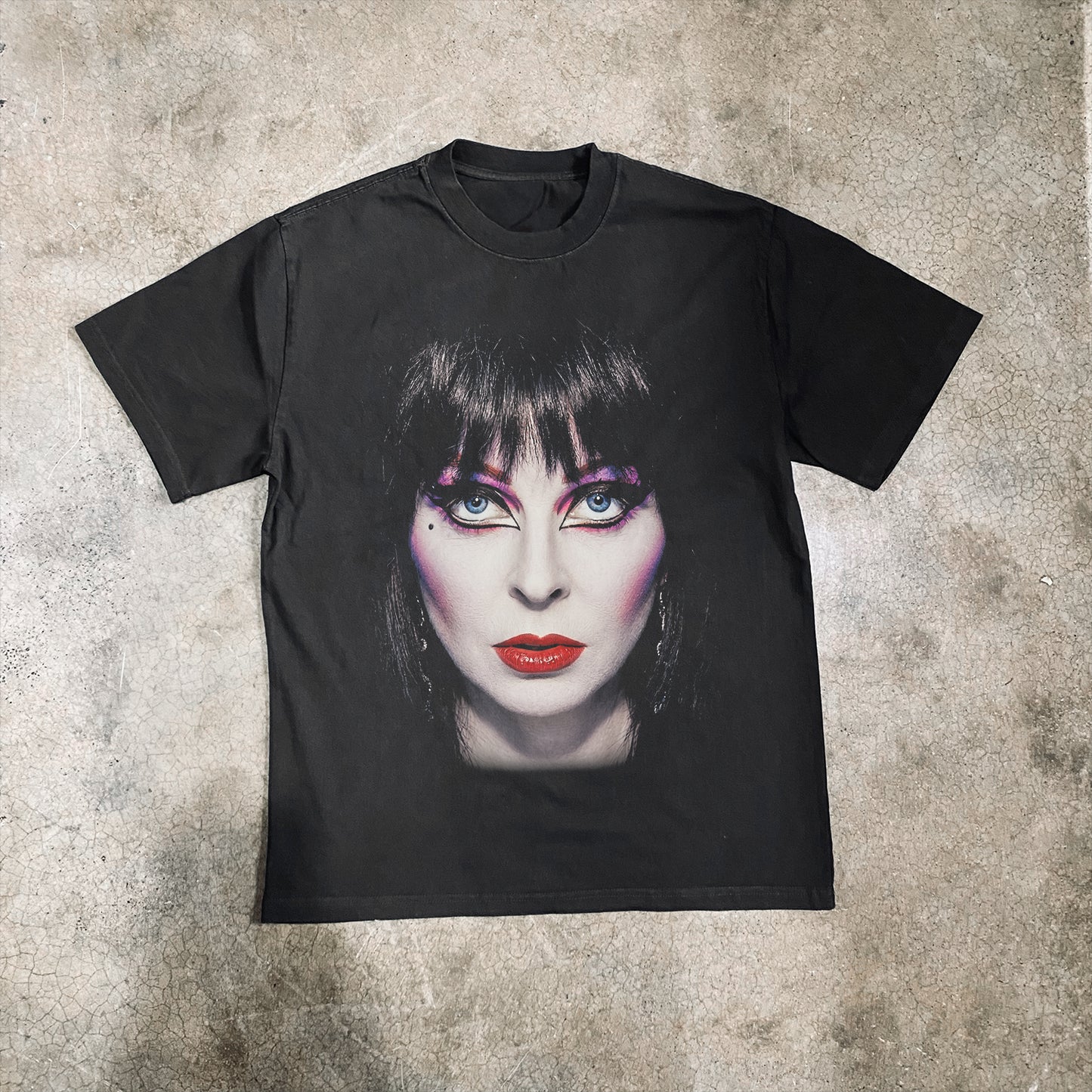 Elvira Mistress Of The Dark Heavyweight Black T-Shirt