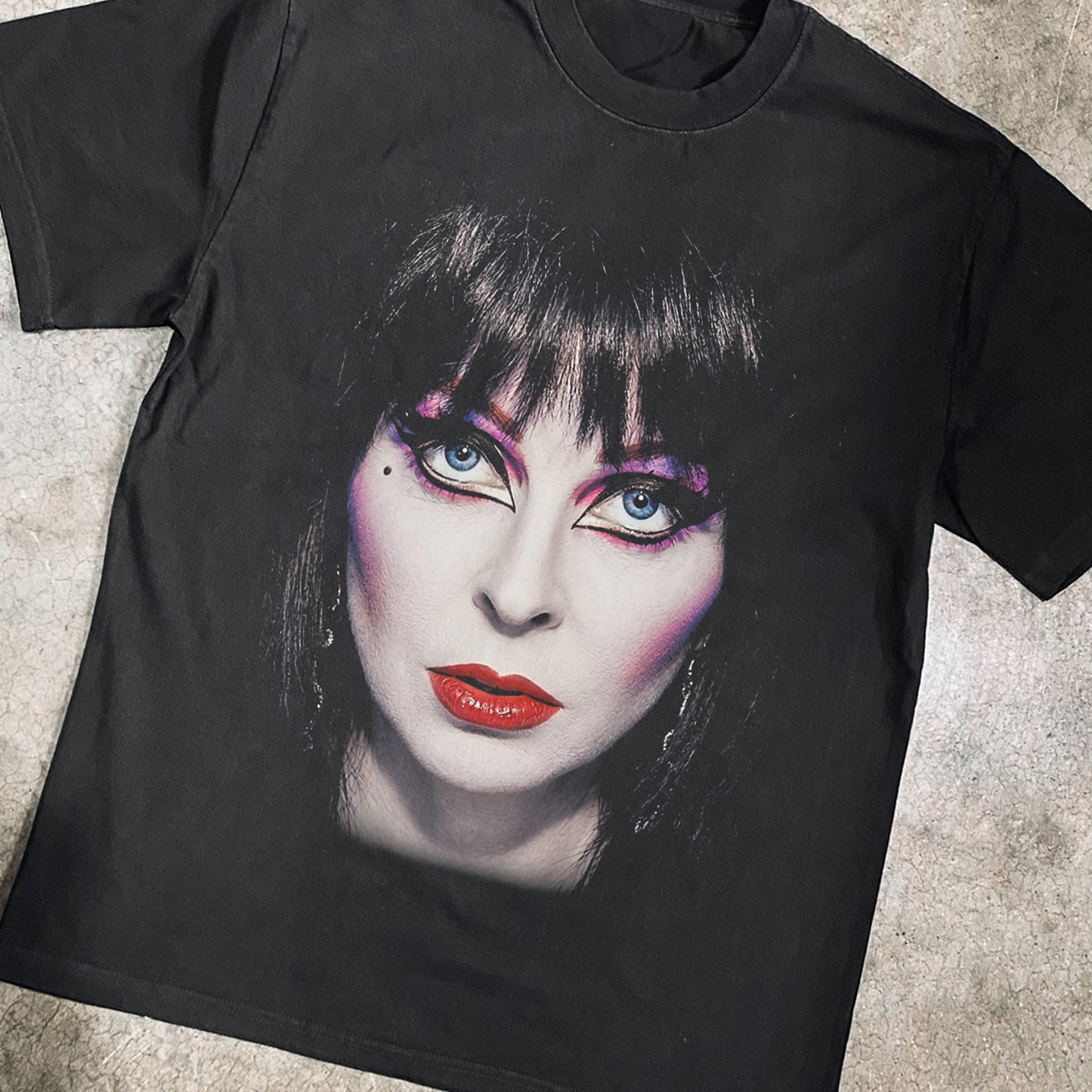 Elvira Mistress Of The Dark Heavyweight Black T-Shirt